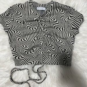 Line design crop top